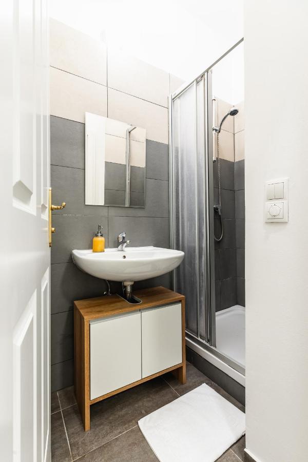 Stylish Designed Apartment In A Top Location Vienna Esterno foto