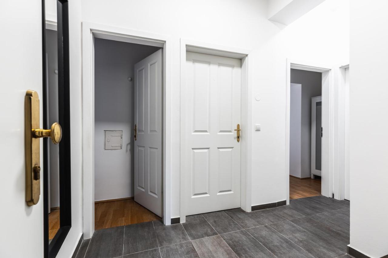 Stylish Designed Apartment In A Top Location Vienna Esterno foto